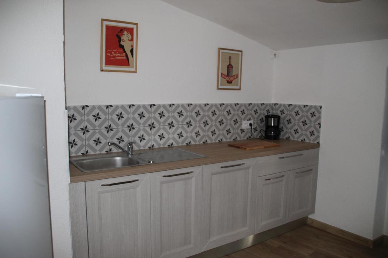 Appartement Le Gambetta Cotignac Exterior photo